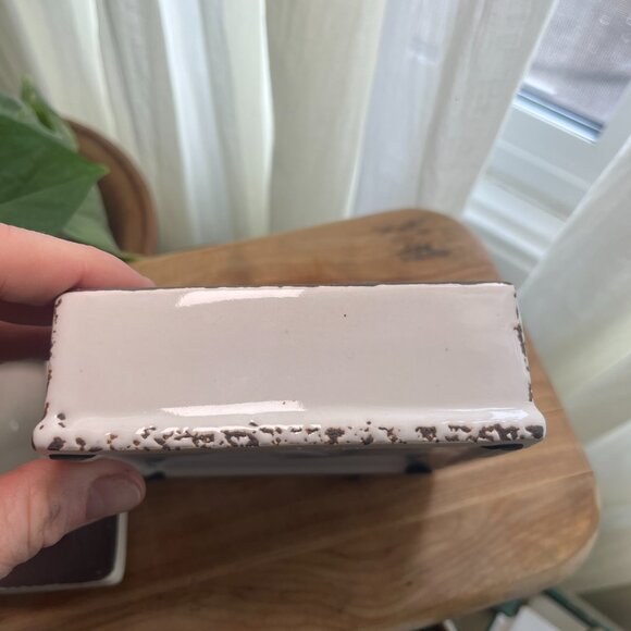 ✨ Live Laugh Love White Ceramic Trinket Box ✨ - Picture 7 of 8